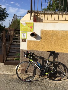 My rental bike at the entrance of Lou Cardalines